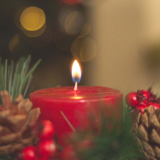 Cómo decorar con piñas de pino