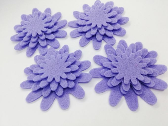 Flores troqueladas color lavanda - 4 Set x 4 flores cada uno