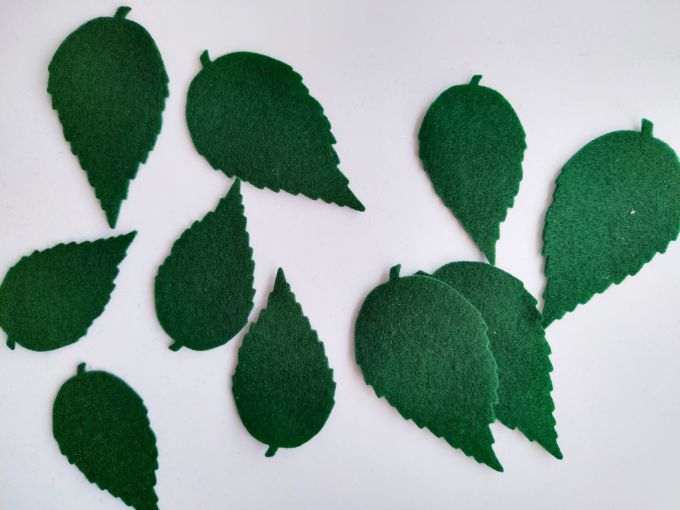 Hojas troqueladas dúo color verde oscuro x 10 unidades