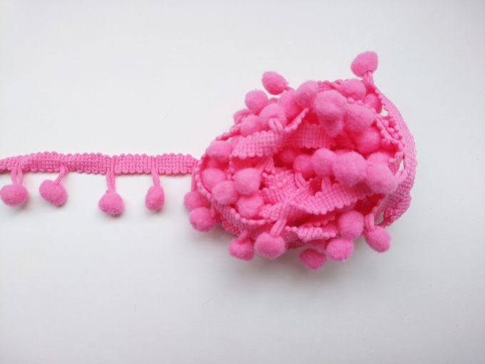 Cinta de pompones rosado x 2m