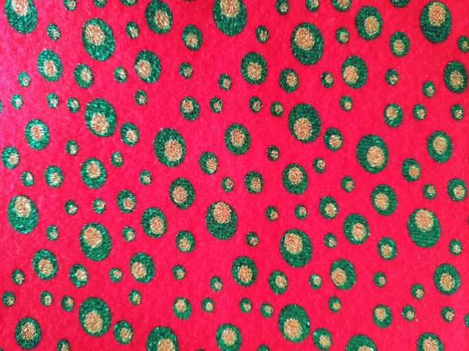 Fieltro rojo estampado bicolor de 50 cm x 75 cm